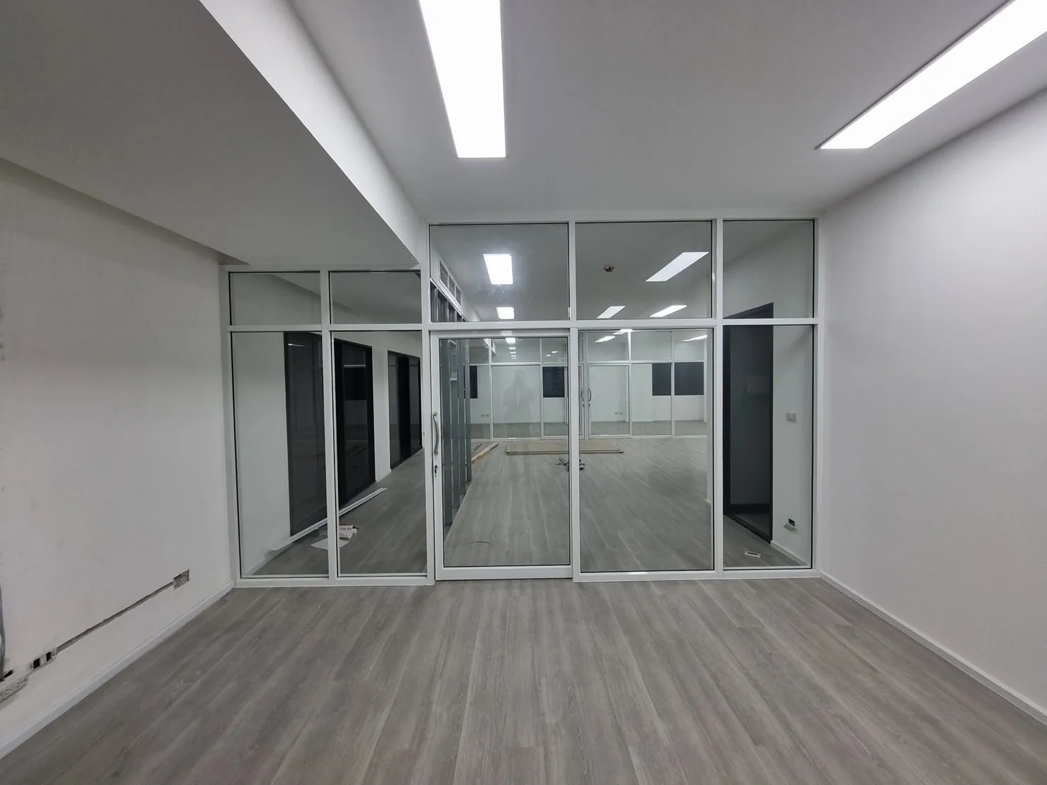 กั้นห้องกระจก Curtain Wall ผลงาน ณกร 1689
