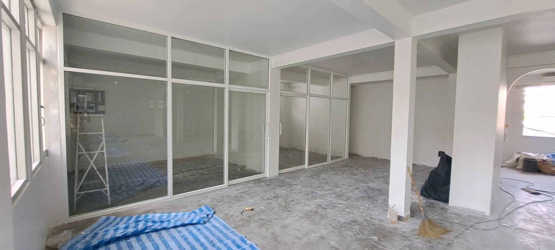 กั้นห้องกระจก Curtain Wall ผลงาน ณกร 1689